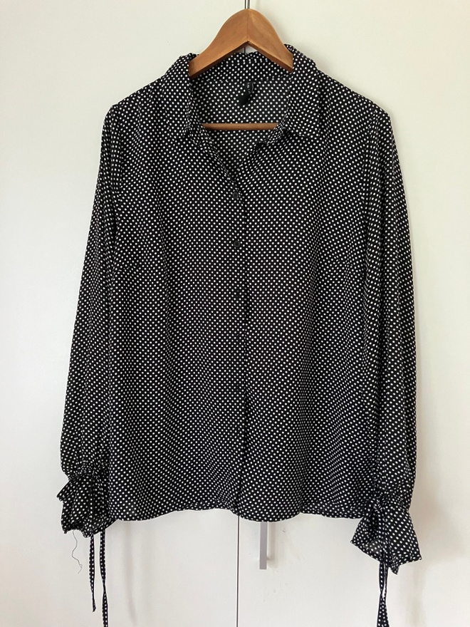 @ Amisu L/ 42 pilkullinen pusero @