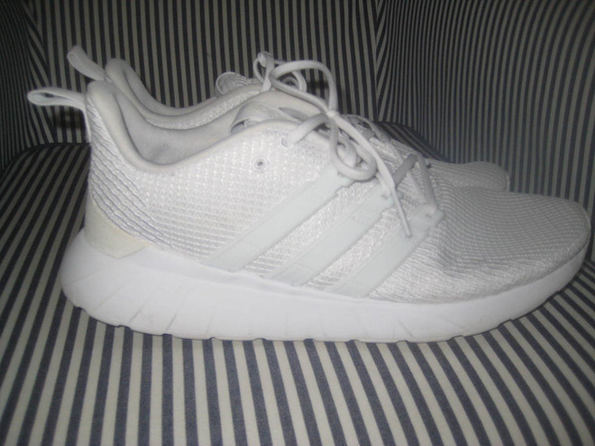 **ADIDAS lenkkarit, siistit koko EUR 44 **