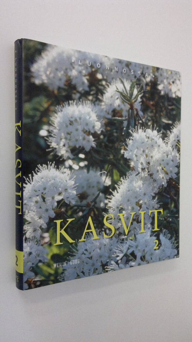 Mikko (toim.) Piirainen : Kasvit : luonnossa 2
