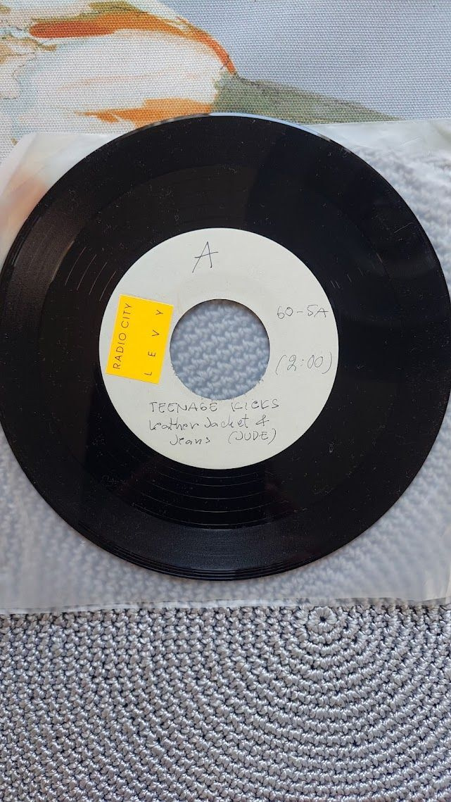 7" Teenage Kicks: Leather Jacket & Jeans / Mama… (KOELEVY)