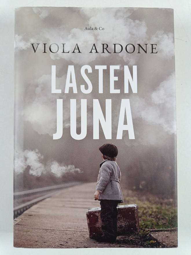 Viola Ardone : Lasten juna