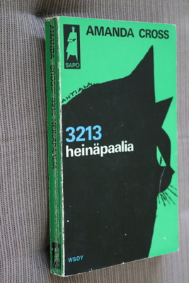 Amanda Cross : 3213 heinäpaalia ( 1.p. 1970 SAPO )