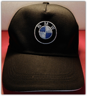 Uusi ja käyttämätön brodeerattu musta BMW lippalakki #31776