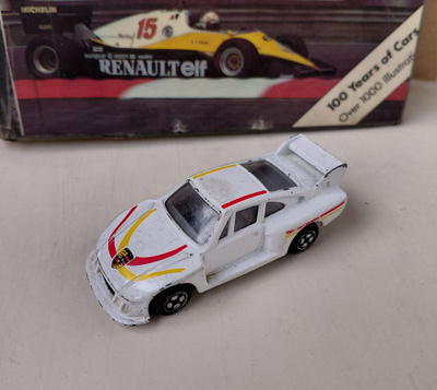 Kremer-Porsche 935 racing Corgi