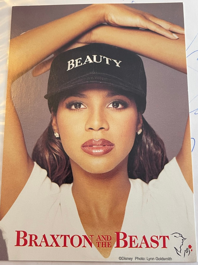 Toni Braxton nimikirjoitus kortissa