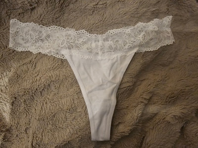 Valkoiset stringit koko s