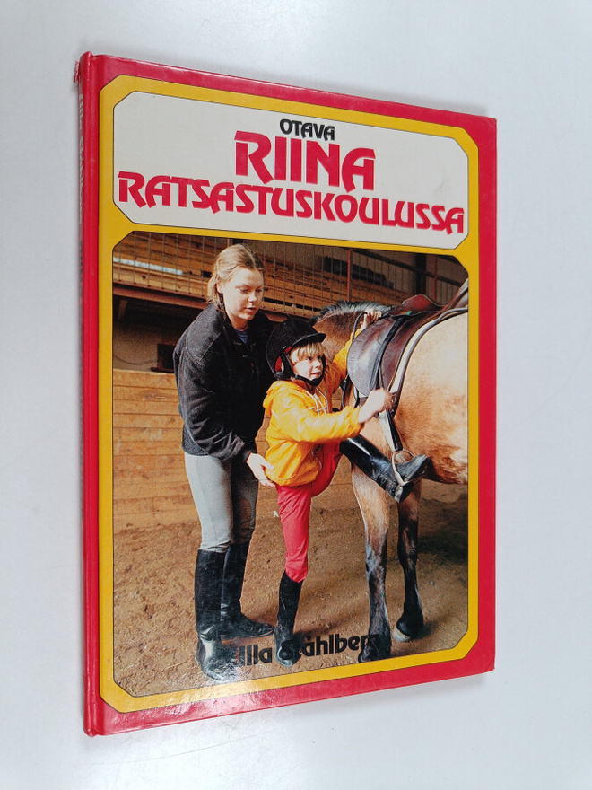 Ulla Ståhlberg : Riina ratsastuskoulussa