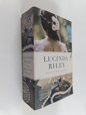 Lucinda Riley : Keskiyön ruusu