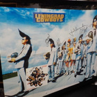 ISO LENINGRAD COWBOYS TAULU NIMMAREILLA - pikkukuva 1