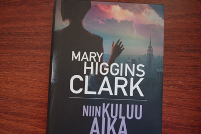 Mary Higgins Clark: Niin kuluu aika (2017)