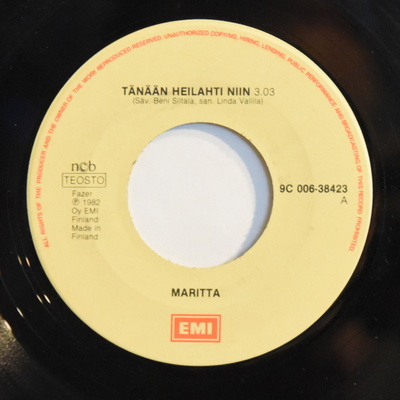 Single: Maritta - Tänään heilahti niin / Vain pieni hetki...