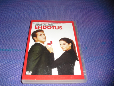 ODOTTAMATON EHDOTUS (Ryan Reynolds)***