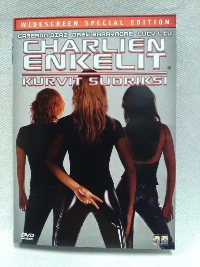 Dvd Charlien enkelit Kurvit suoriksi