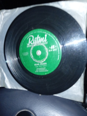 7" single harmonikkatytöt Kotiranta ja Tammenlaakso : Helmiä