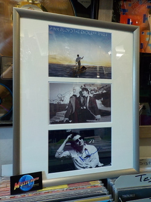 PINK FLOYD TAULU + GILMOUR, MASON, SAMSON NIMMARIT !
