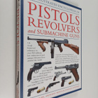 Will Fowler : Pistols, revolvers and submachine guns - pikkukuva 1