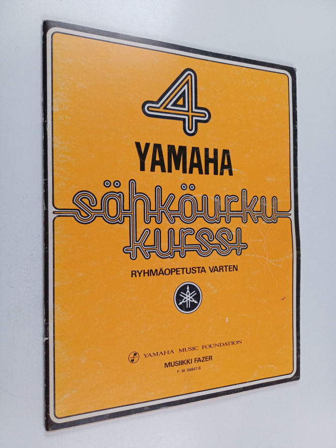 Yamaha sähköurkukurssi 4 : ryhmäopetusta varten