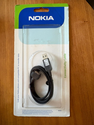 Vanhojen Nokia puhelinten datakaapeli - usb data sync cable