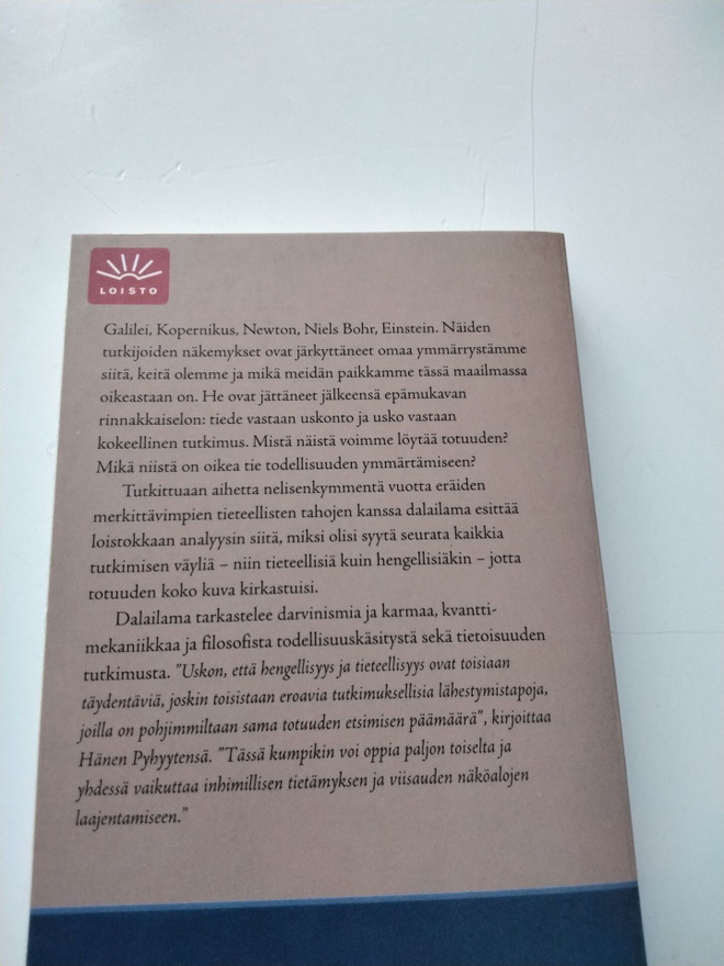 Dalai lama :Maailmankaikkeus atomissa.