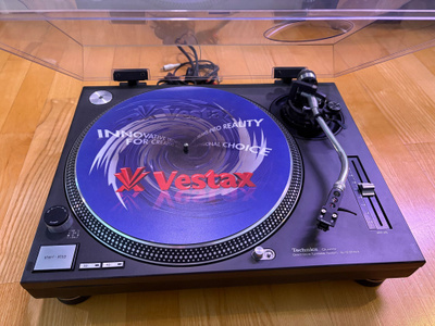 MYYDÄÄN - Technics SL-1210MK2 levysoitin