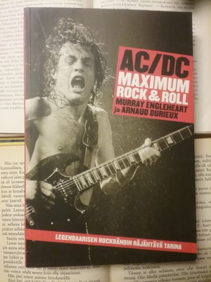 Engleheart (ym) - AC/DC: Maximum Rock & Roll (nid.)