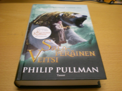 Philip Pullman: Salaperäinen veitsi