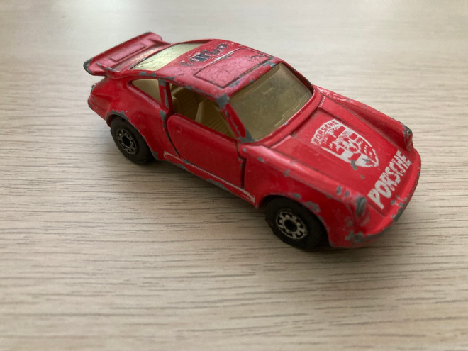 Porsche 911 Matchbox n. 1/64 kokoa.