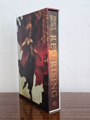 Red Rising Deluxe Edition (Pierce Brown, SIGNEERATTU)