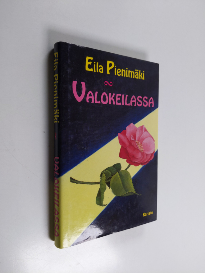 Eila Pienimäki : Valokeilassa