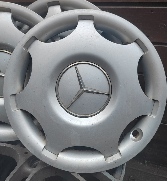 1kpl  tai 2kpl 15" Mersun mb kapseli pölykapseli