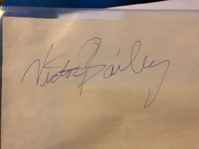Victor Bailey nimikirjoitus paperilla