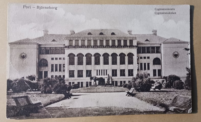 Pori, Cygnaeuskoulu, Äestäjä-veistos, mv pk, p. 1931