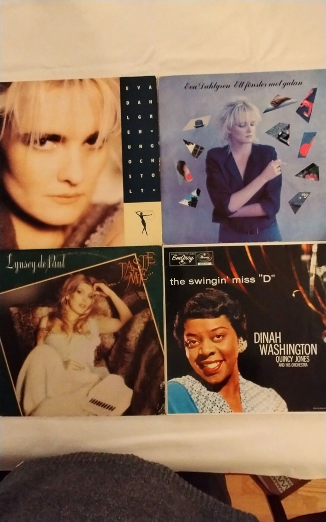 Ulkolaisia nais artistien vinyyli levyjä 1950-1980 luvuilta