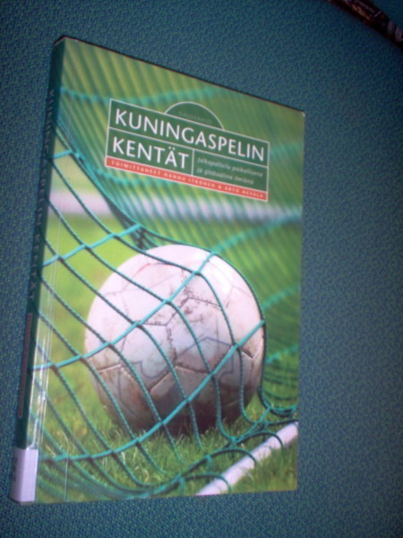 Itkonen ym: KUNINGASPELIN KENTÄT (jalkapallo) Sis.postikulut