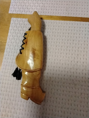 Lapikaan mallinen puukko ja tuppi