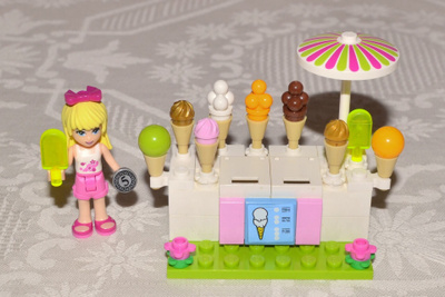 LEGO Friends - Stephanien jäätelökoju -