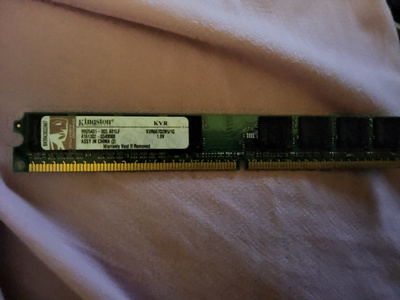 Kingston KVR667D2N5/1G muistikampa