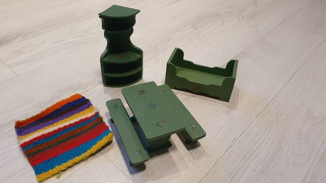Nukkekodin pirttikalusto