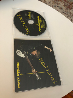 Eppu Normaali - Pidetään Ikävää CDS