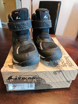 Uudet viking talvikengät koko 28