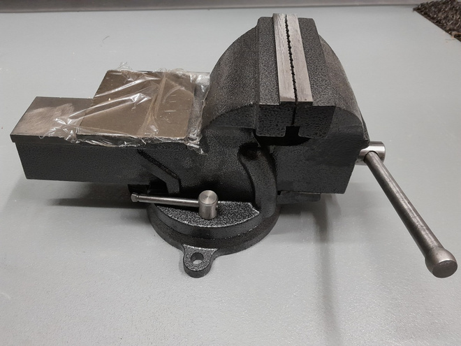 Viilapenkki/Ruuvipuristin 125mm *Uusi!*