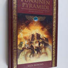 Rick Riordan : Punainen pyramidi - pikkukuva 1