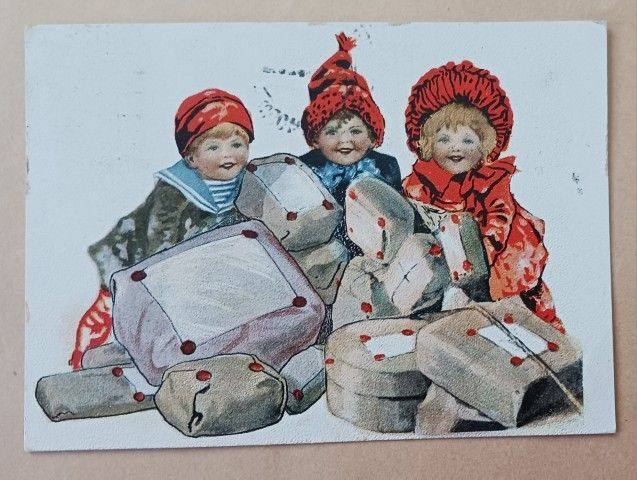 Lapset ja iso läjä joulupaketteja, p. 1914
