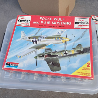Monogram 1/48 Air Combat Focke Wulf 190 & P-51B Mustang