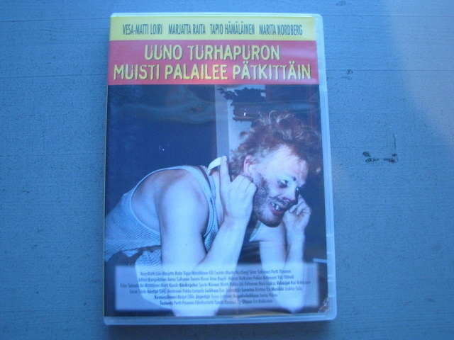 UUNO TURHAPURON MUISTI PALAILEE PÄTKITTÄIN