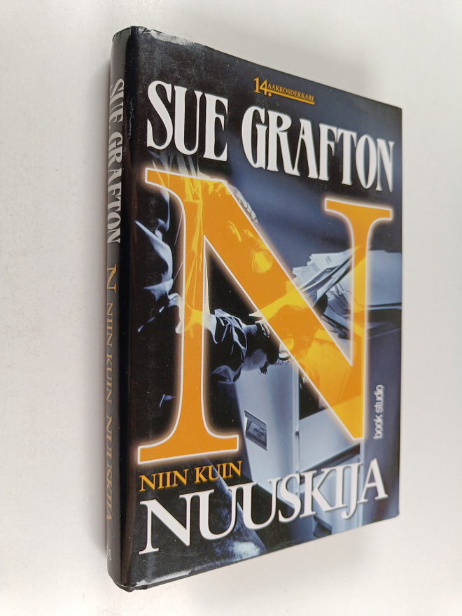 Sue Grafton : N niin kuin nuuskija