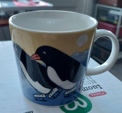 Hupsista pingviinimuki Heljä Liukko-Sundström