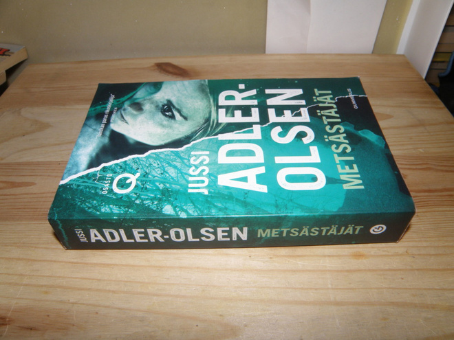 Jussi Adler-Olsen Metsästäjät (nidottu)