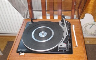 Ferguson 3447 stereo v. 1970, vikaa