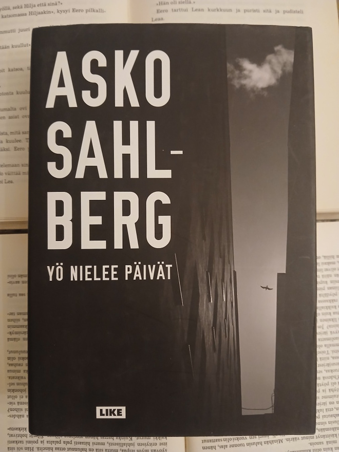 Asko Sahlberg - Yö nielee päivät (sid.)